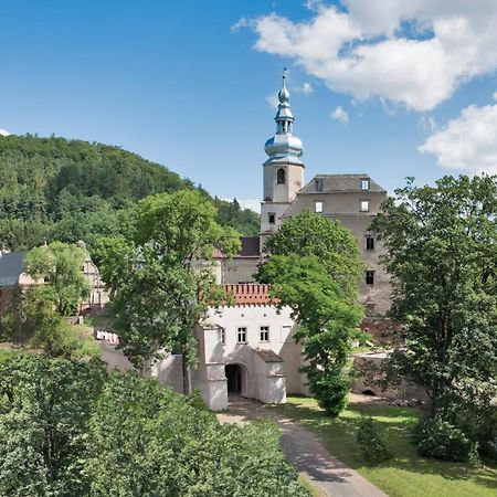 Zamek Sarny - Schloss Scharfeneck Kłodzko Eksteriør billede
