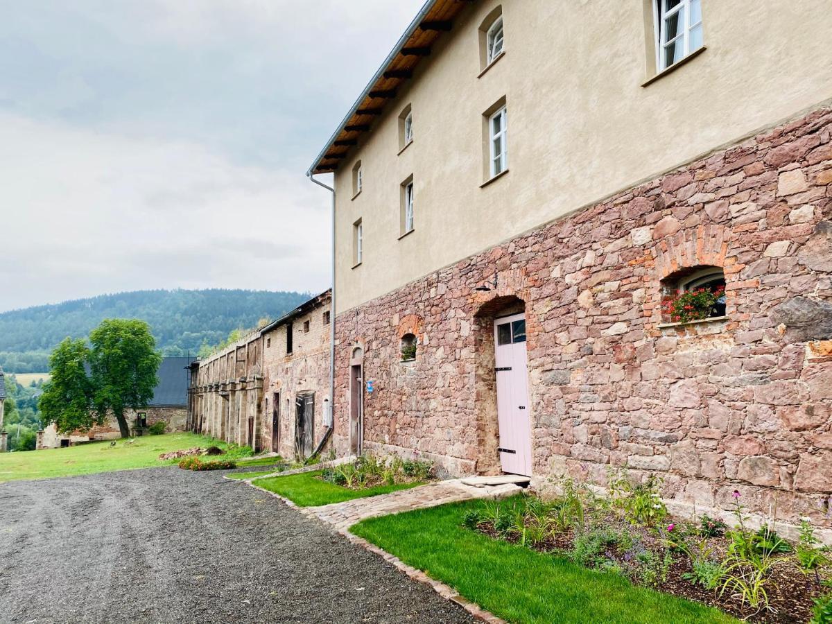 Zamek Sarny - Schloss Scharfeneck Kłodzko Eksteriør billede