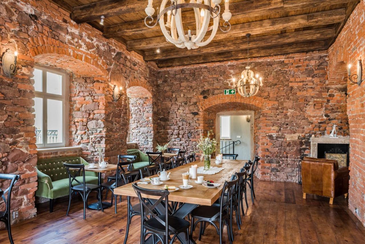 Zamek Sarny - Schloss Scharfeneck Kłodzko Eksteriør billede
